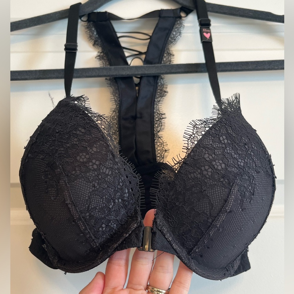 NWT Victorias Secret Very Sexy Push up Bra: 32DD - Black lace Racerback